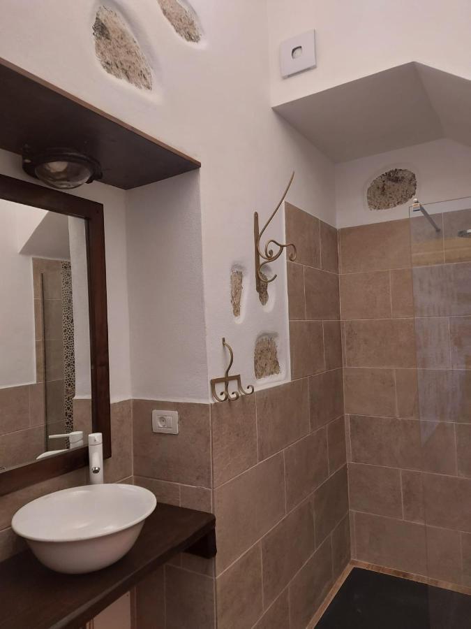 Casa Roberta Agua Lägenhet Arona  Exteriör bild