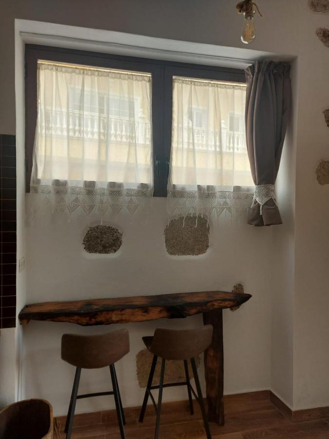 Casa Roberta Agua Lägenhet Arona  Exteriör bild